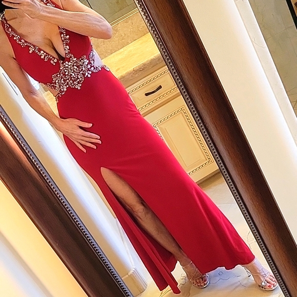 Mac Dugall Red Open-back Embellished Side Cutout Gown, Sz 0 - Picture 1 of 16